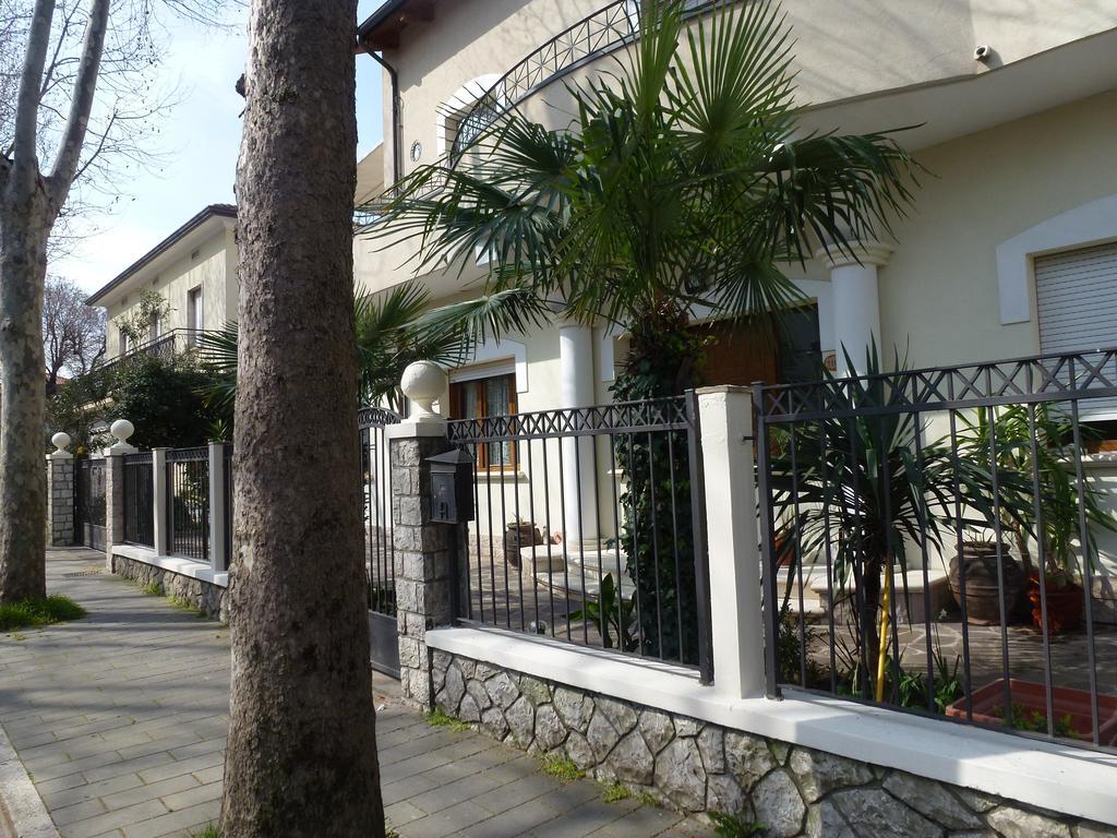 Appartamenti Villa Tonni Gabicce Mare Værelse billede